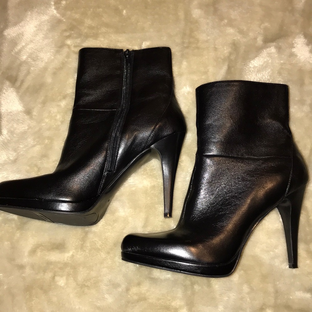 Beautiful Nine West booties